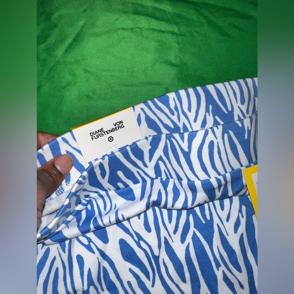 NWT Diane Von Furstenberg x Target Blue Patterned Women's Skirt size Large - Picture 6 of 10